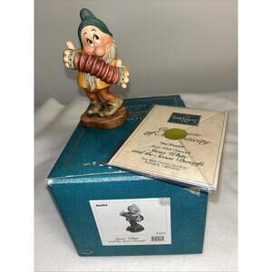 Vintage WDCC Walt Disney “Aw Shucks” Bashful Snow White and the Seven Dwarfs